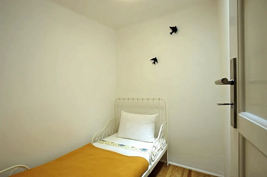 Casa vacanze TRAVEL LIKE A LOCAL, ALFAMA! Deolinda Cosy Home&Amazing View Lisbona Portogallo