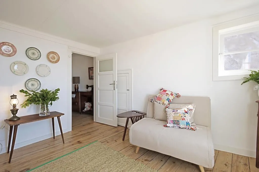 Stay Local In Alfama! Deolinda Central Home, Amazing View Lisbon 0*,  Portugal
